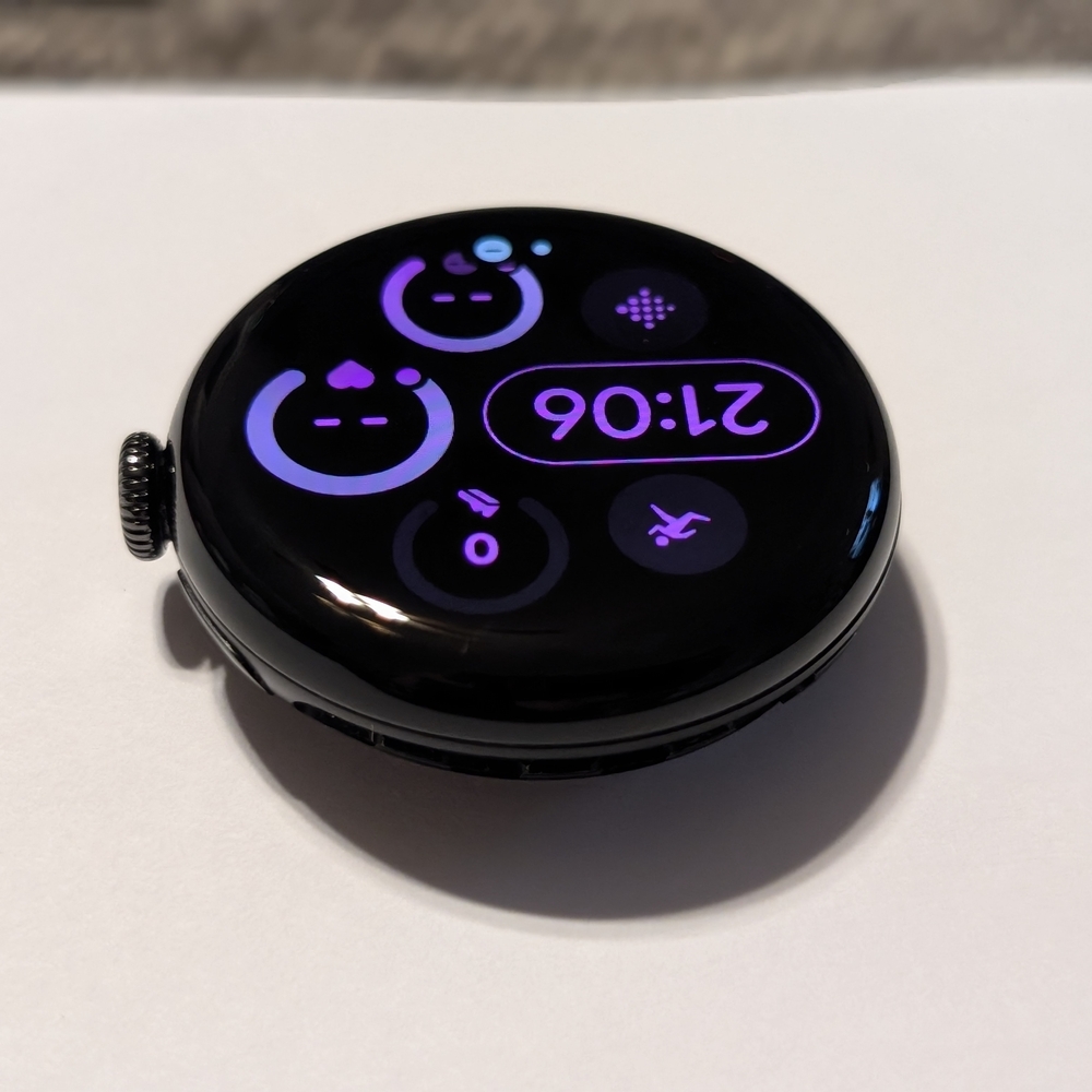 Google Pixel Watch 3 41mm Wi-Fi - Picture 3 of 9